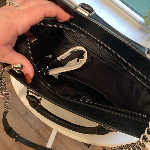 Michael Kors Sylvia medium crossgrain leather satchel - Picture 5 of 9